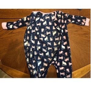 2 Carter’s footie pajamas. Size 3t.